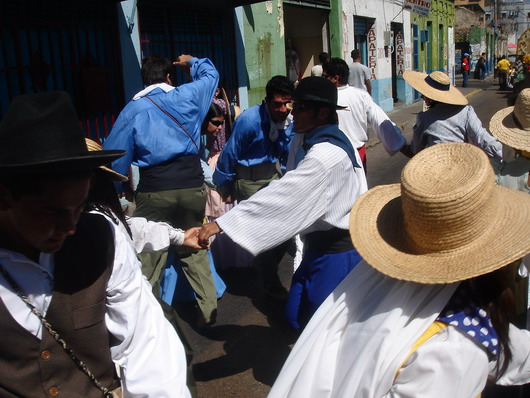 Bailes folclóricos de emigrantes canarios en Cagua (venezuela), en la celebración del día de la Candelaria.